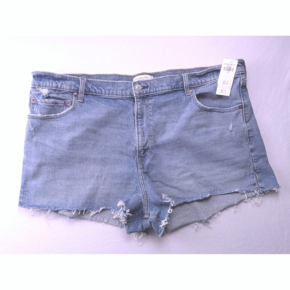 Abercrombie & Fitch The‎ Mom Short High Rise Light Wash Distressed Size 35/20